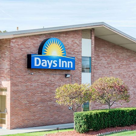 Days Inn By Wyndham Niles Экстерьер фото