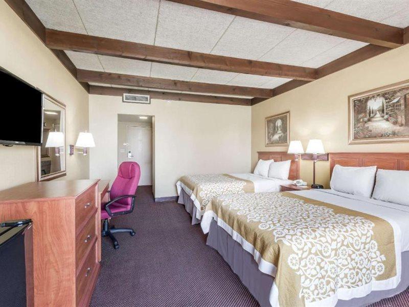 Days Inn By Wyndham Niles Экстерьер фото