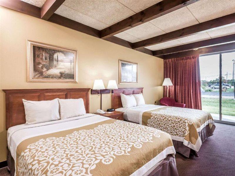 Days Inn By Wyndham Niles Экстерьер фото