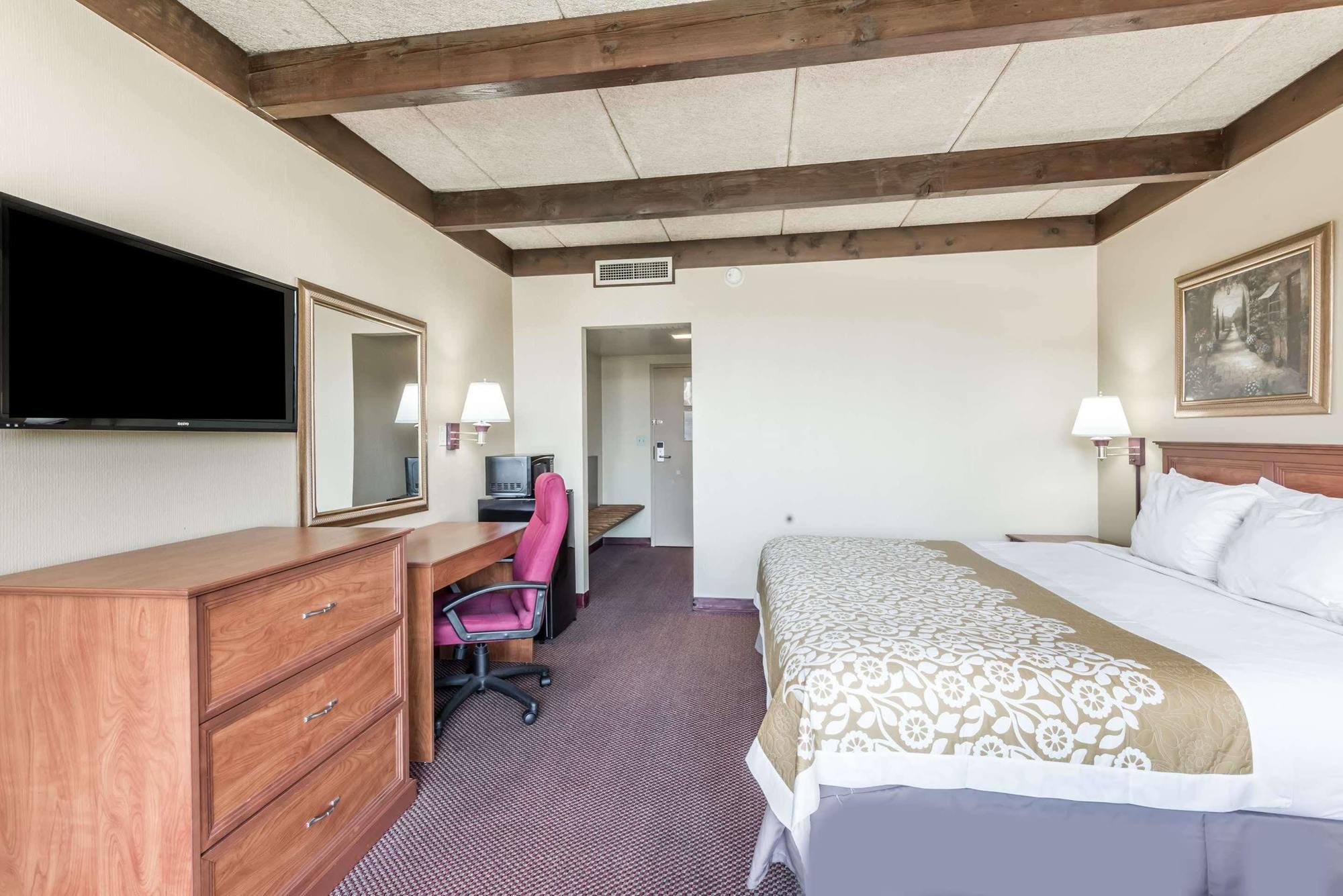 Days Inn By Wyndham Niles Экстерьер фото